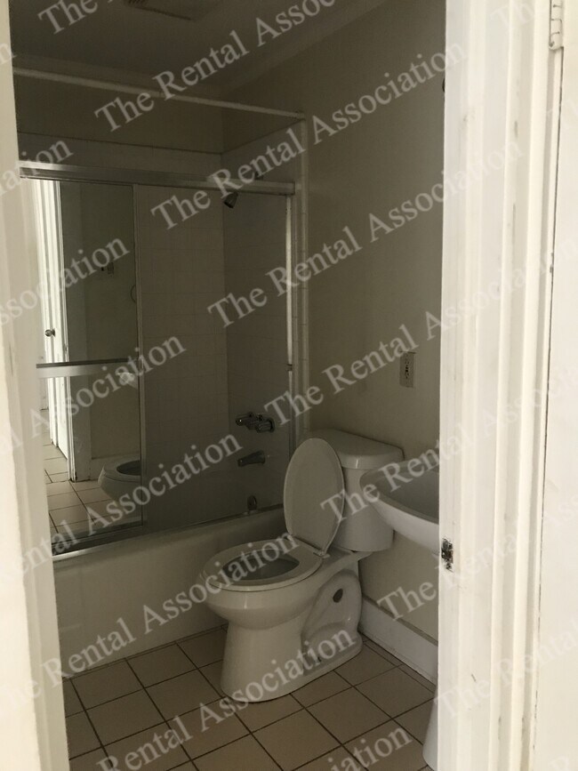 Foto del edificio - 1202 N McGuire Ave