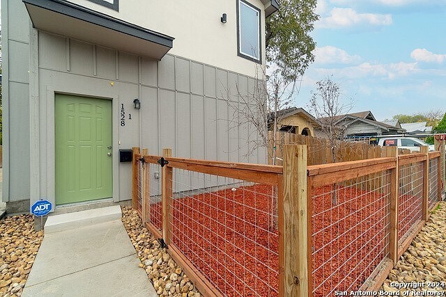 Foto del edificio - 1528 Lamar St