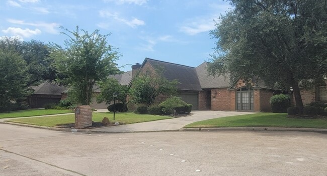Foto del edificio - 5106 Olympia Fields Ln