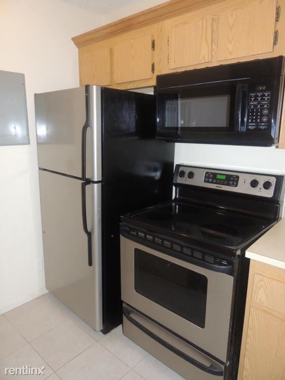 Building Photo - 206 Foxtail Dr