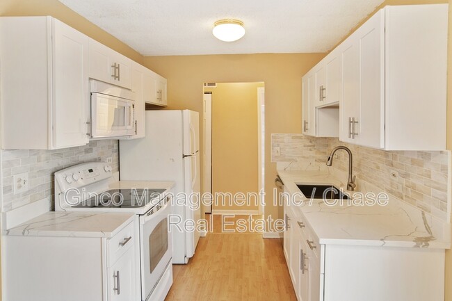 Foto del edificio - 3382 Fox Hill Rd