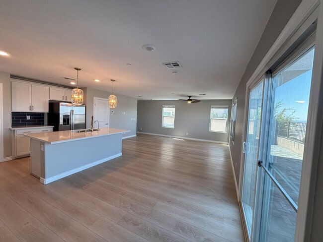 Building Photo - 290 Quail Finch Dr