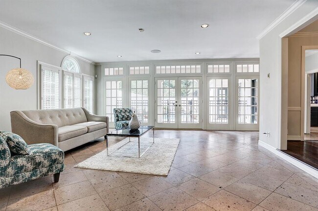 Foto del edificio - 3724 Albans Rd