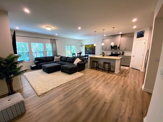 Foto del edificio - Spacious 2bd/2ba Ranch Style home with impressive club amenities located in Ellis Crossing