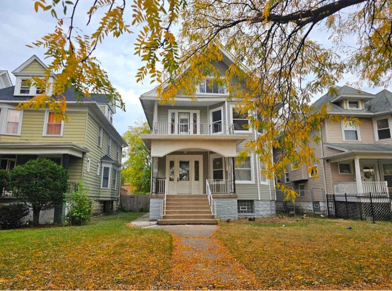 Primary Photo - 121 N Menard Ave