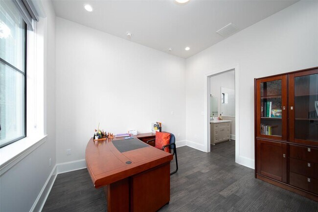 Foto del edificio - 2822 Westgrove Ln