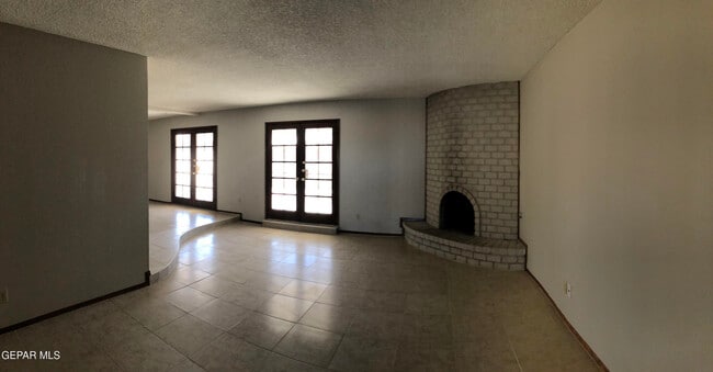 Foto del edificio - 3424 Running Deer Dr