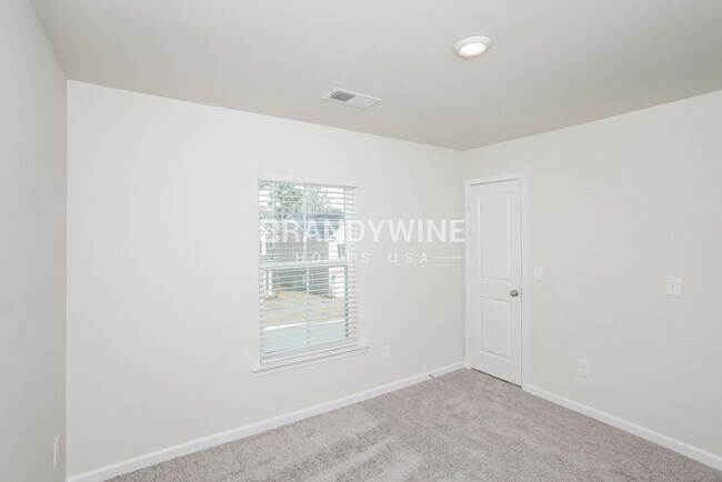 Building Photo - One Month of FREE RENT!