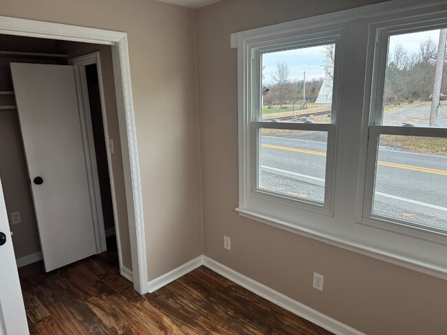 Foto del edificio - 277 Specks Run Rd