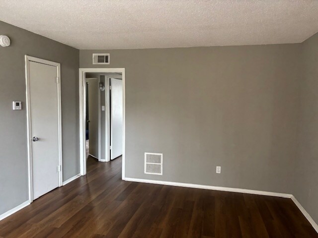 Building Photo - 3646 SPOTTSWOOD Ave