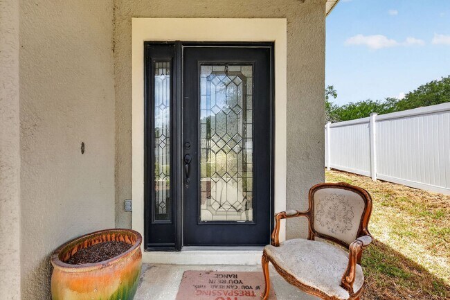 Building Photo - 3/2 Home on a Cul-de-Sac with Beautiful Yard!