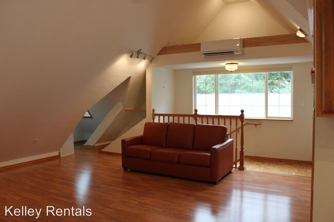 Building Photo - Studio, 1 bath House - 6748-B Rutgers Drive