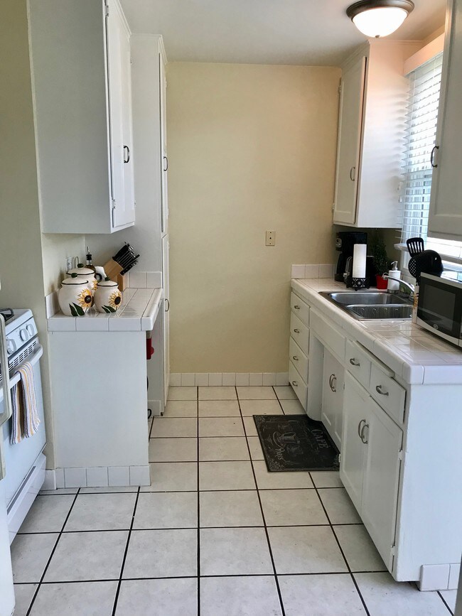 ¡cocina - 4557 Oregon St