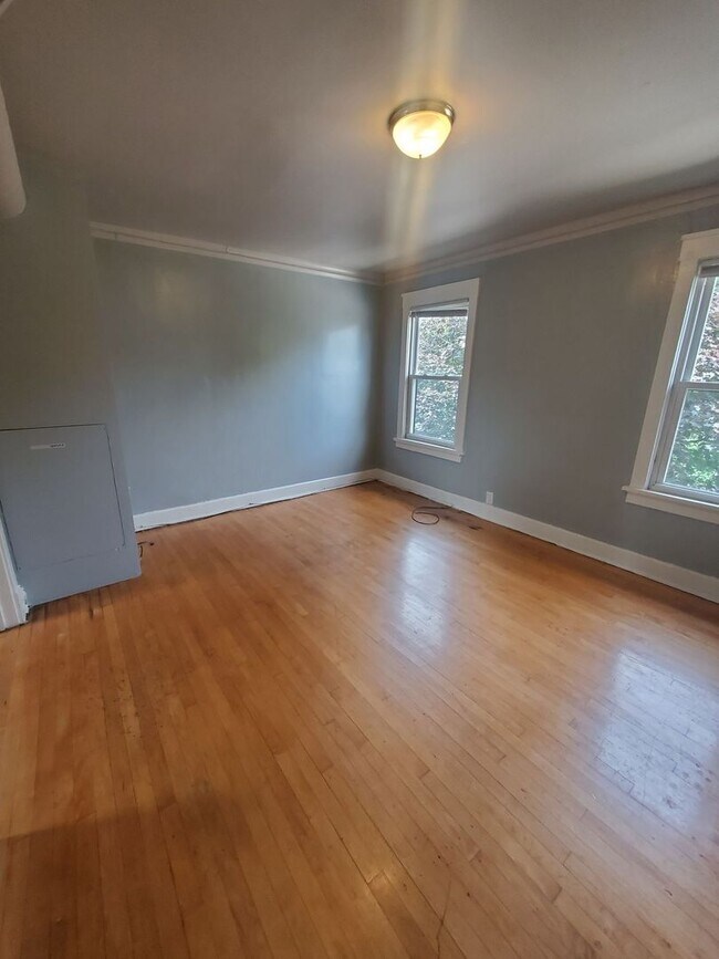 Foto del edificio - 3303 W Juneau Ave