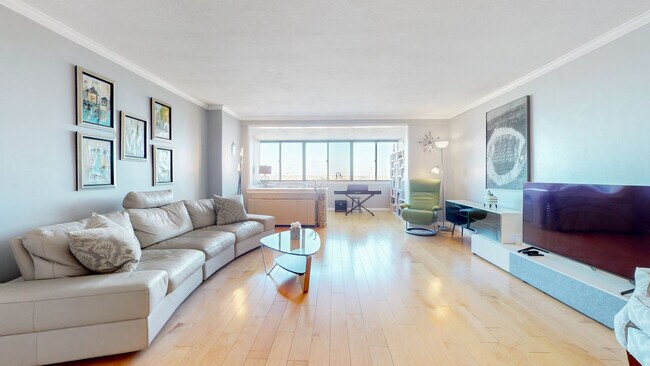Building Photo - 8 Whittier Pl