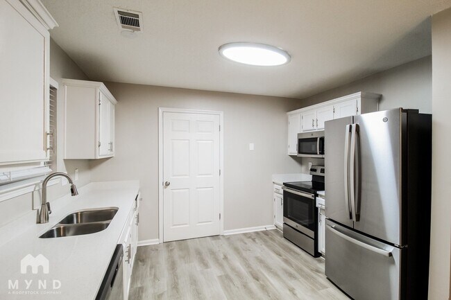 Foto del edificio - 5838 Waggoner Ct