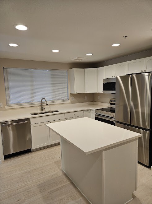 Building Photo - 721 Collyer St