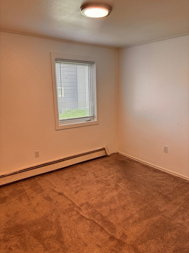 Building Photo - 3604 Oregon Dr