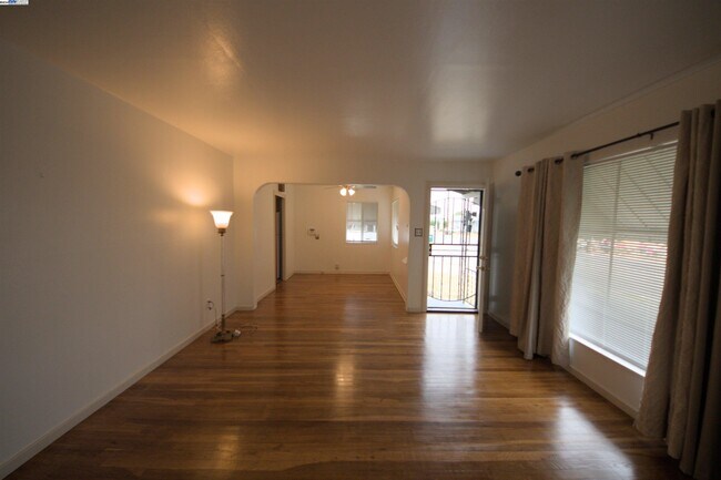 Foto del edificio - 9601 Coral Rd