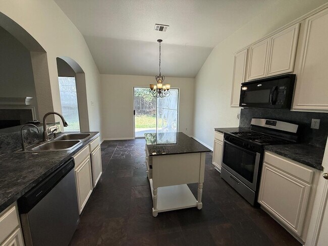 Foto del edificio - 9104 Bedford Ln