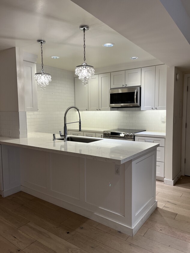 Foto principal - 5257 Radford Ave