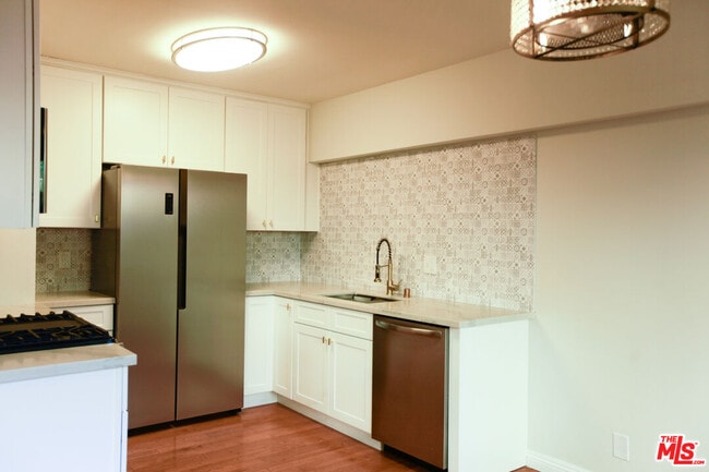 Building Photo - 1323 Ridgeley Dr