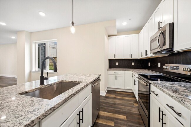 Foto del edificio - 6 br, 6 bath 4plex - 1804 W Berks St Unit 1