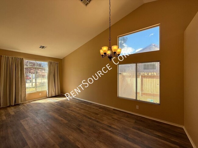 Foto del edificio - 38758 Almador Ct