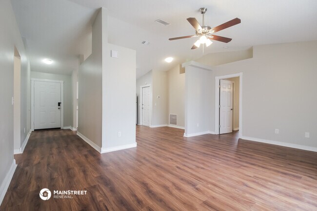 Building Photo - 4678 SPRUCE CREEK RD, Port Orange, FL 32127