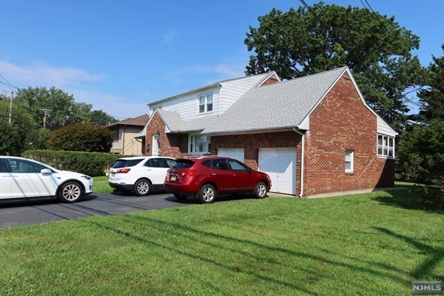 Building Photo - 446 Saddle River Road, Unit 2