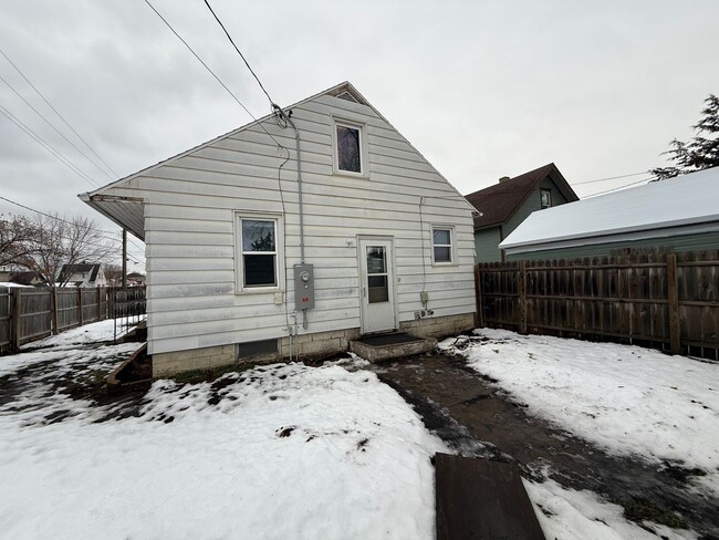 Foto del edificio - 2 Bed, 1 Bath Single-Family Home Close to Downtown!