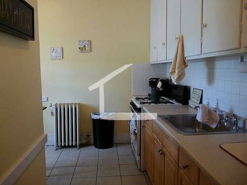Building Photo - 1539 Beacon St