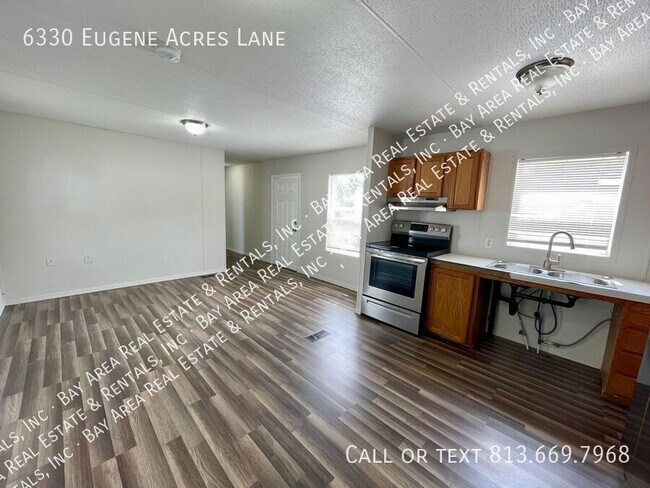 Foto del edificio - 6330 Eugene Acres Ln