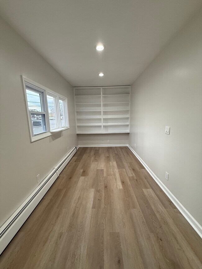 Building Photo - 255 N 1st Ave