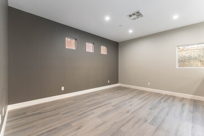 Foto del edificio - 10505 Cold Mountain Ave