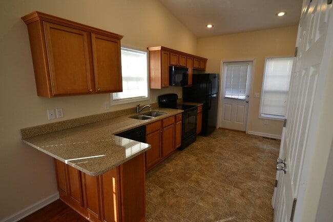 Building Photo - Modern 2 bedroom Apartment with One-Level ...
