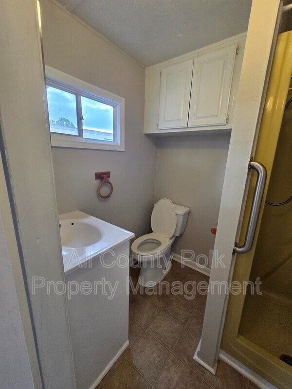 Foto del edificio - 2735 W 10th St