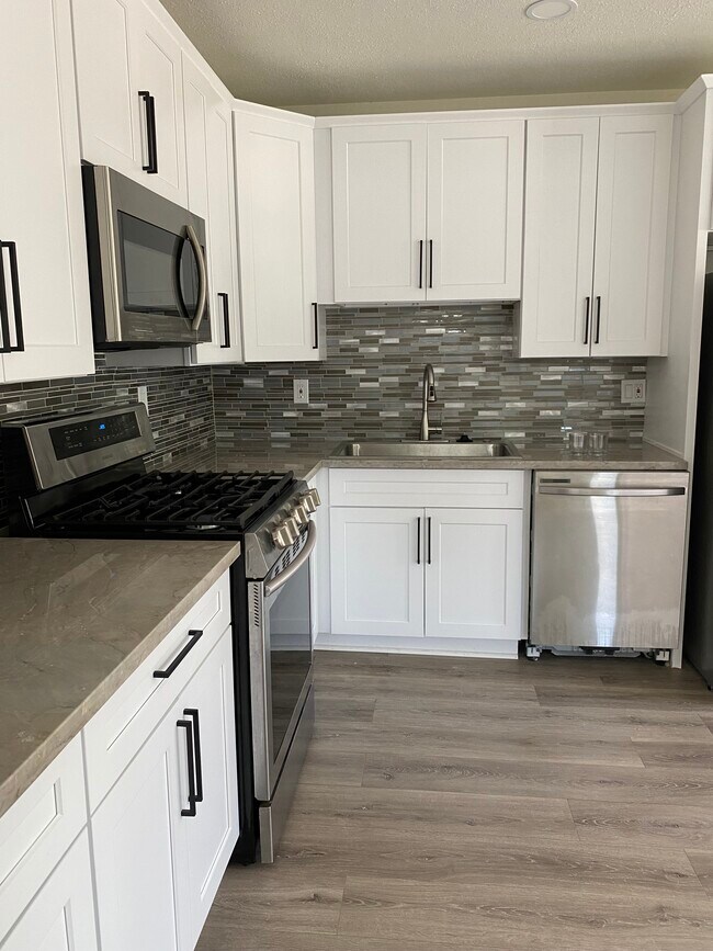 Foto del edificio - 8048 Copperwood Dr