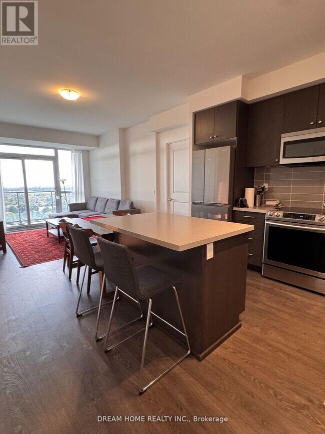 Building Photo - 4699 Glen Erin Dr