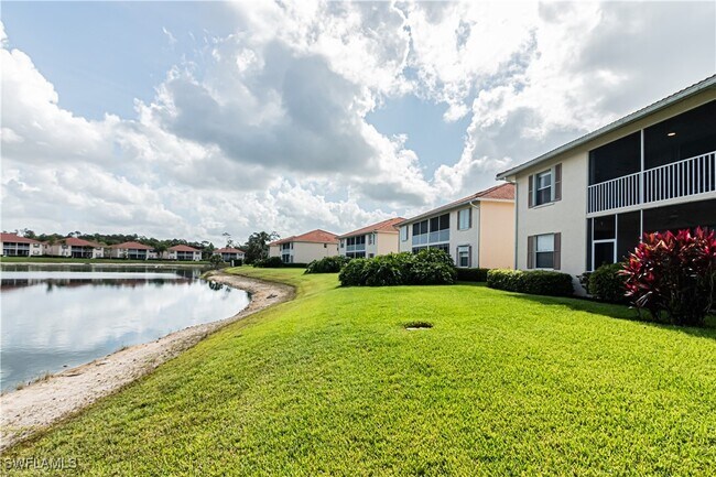Building Photo - 260 Robin Hood Cir