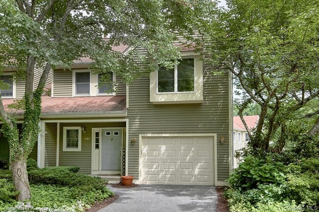 Building Photo - 1103 Regent Dr