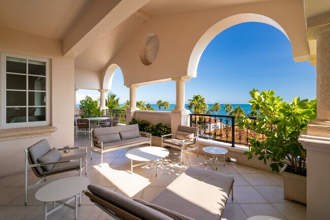 Building Photo - 19152 Fisher Island Dr