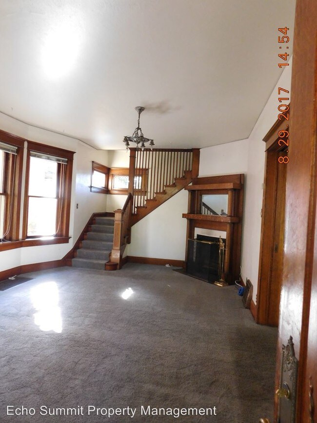 Building Photo - 127 S Pearl St