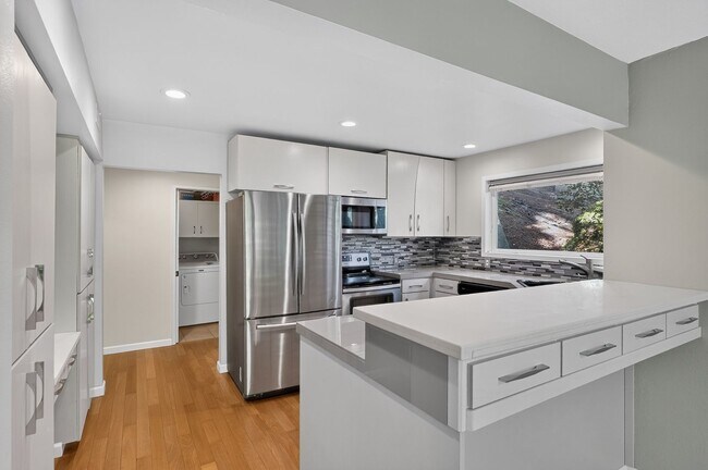 Foto del edificio - 48 Eagle Crest Dr