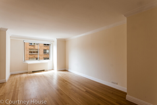 Interior Photo - Courtney House