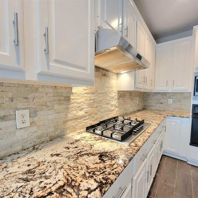 Building Photo - 9506 Champions Cove Dr