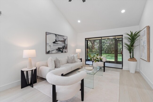 Building Photo - 441 Ashwood Pl