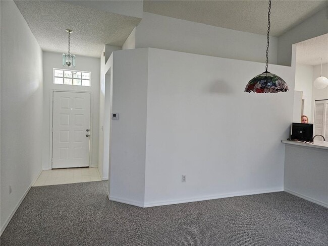 Building Photo - 2405 New Haven Cir