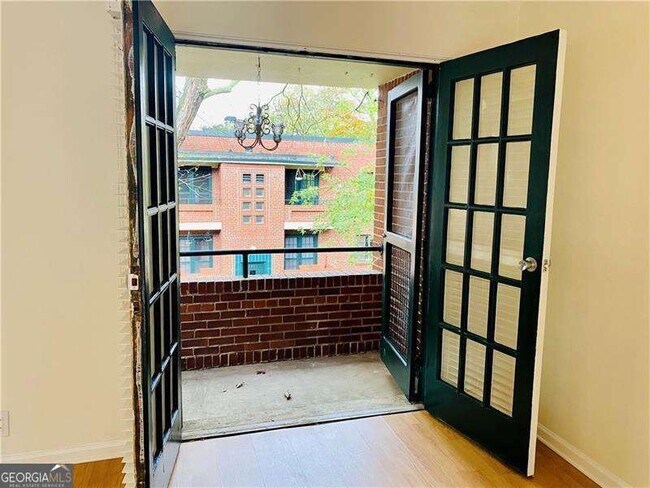 Building Photo - 1385 Normandy Dr NE