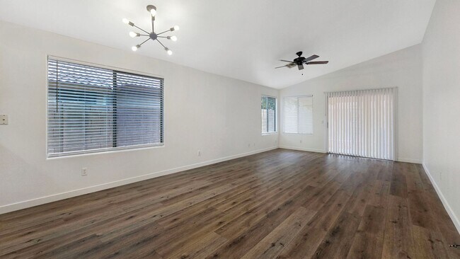 Foto del edificio - Location! Location! Location! 83rd & Thunderbird